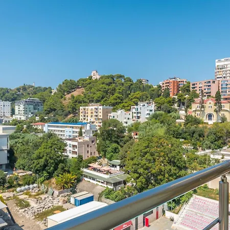 Lovely 2 Bedroom Апартаменты