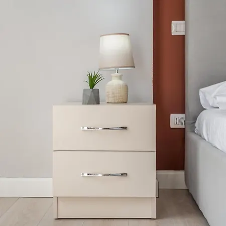 Lovely 2 Bedroom *